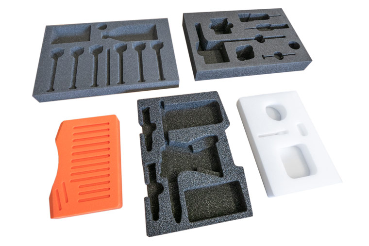 Individuelle Schaumstoffausstattung für Kunststoffkoffer von Emplast in Waltenhofen